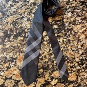 burberry modern cut tie